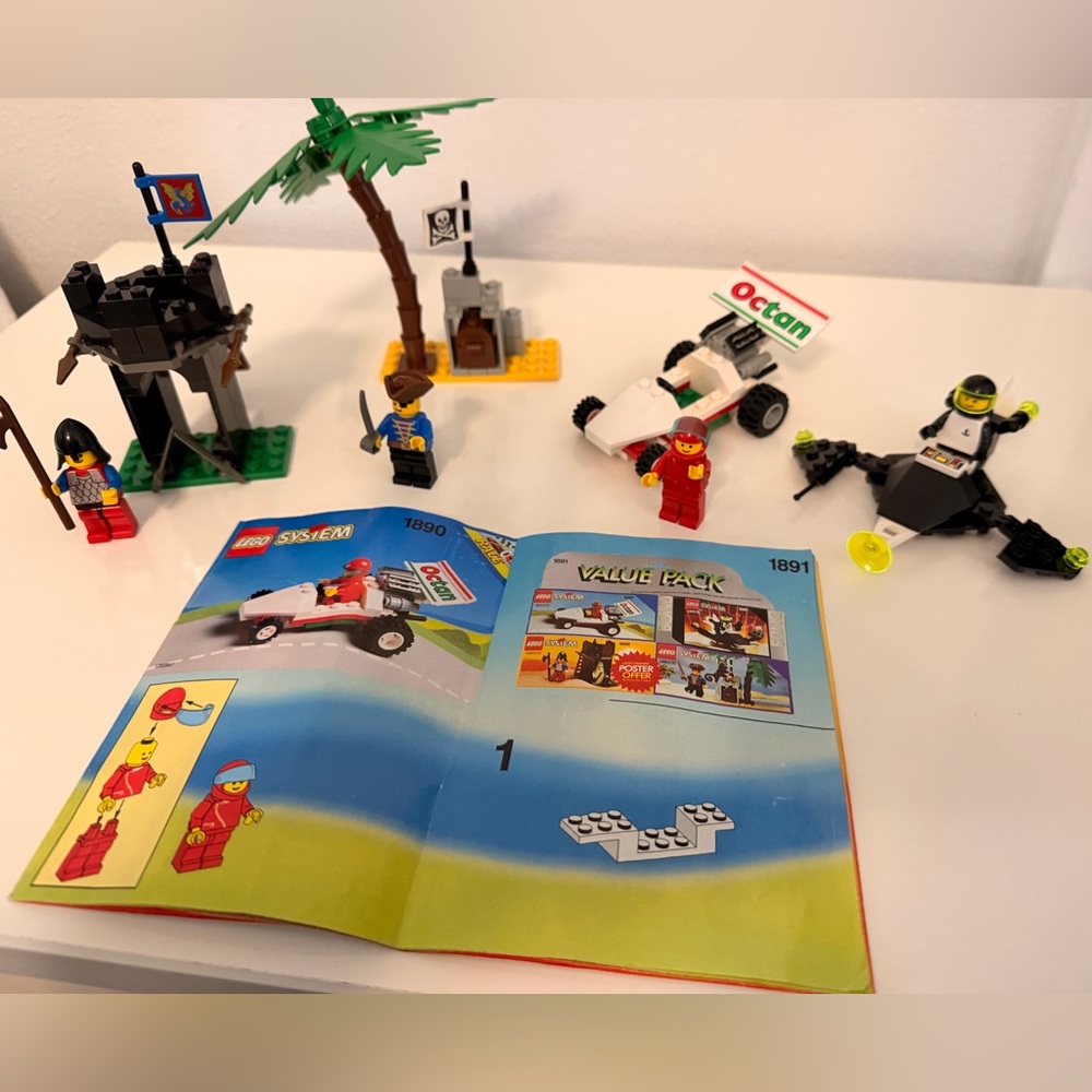 Vintage Lego Value Pack Set Pirate Race Car Space & Castle w/ instructions